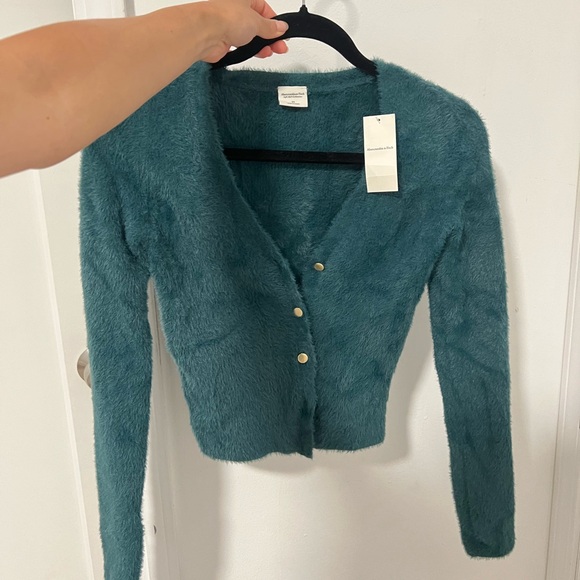Abercrombie & Fitch Cardigan - Picture 2 of 3